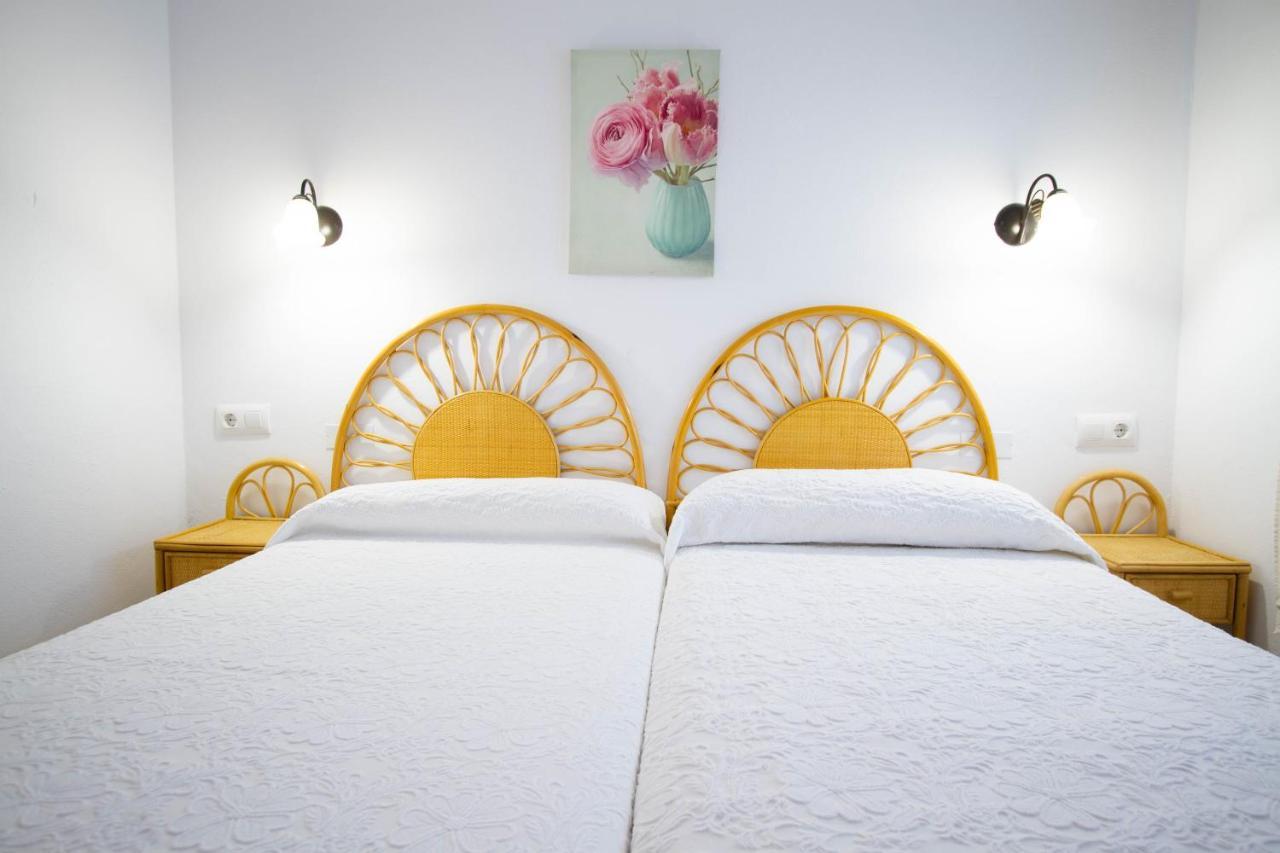 Apartamentos Turisticos Trajano โบโลเนีย ภายนอก รูปภาพ