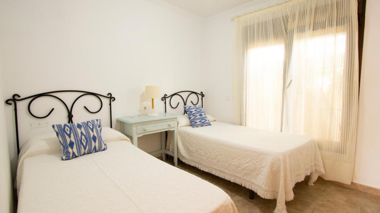 Apartamentos Turisticos Trajano โบโลเนีย ภายนอก รูปภาพ